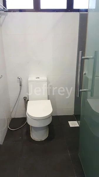 4 Bed Apartment (Condo) for Rent in Parkway View - Image 10