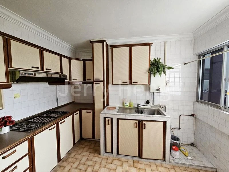 4 Room (4A) HDB for Sale in  239 Lorong 1 Toa Payoh - Image 3