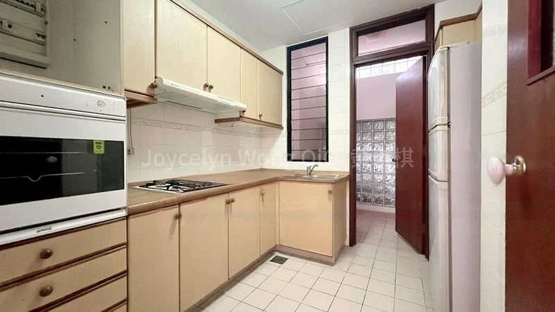 2 Bed Condo for Sale in  28 Shelford - Image 5