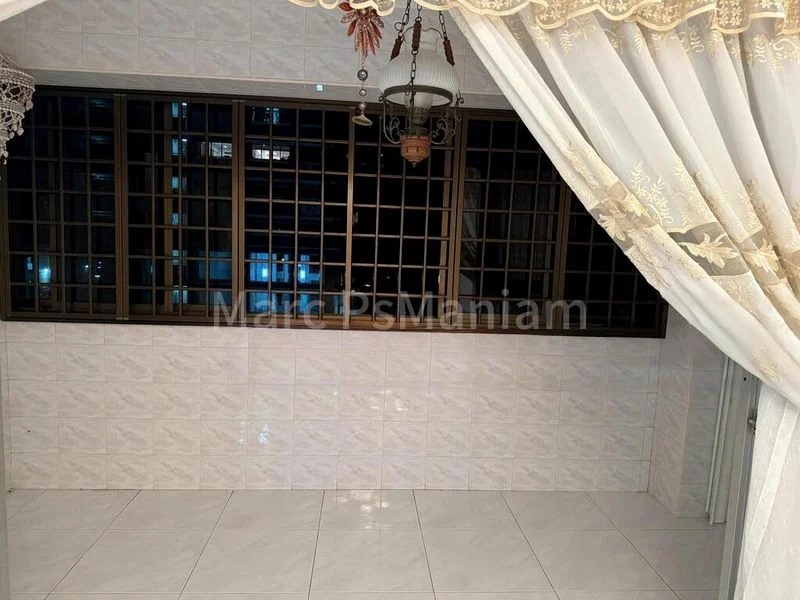 Executive HDB for Sale in  148 Mei Ling Street - Image 2