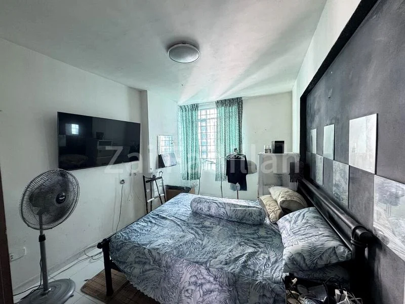 Premium HDB for Sale in  193 Edgefield Plains - Image 5