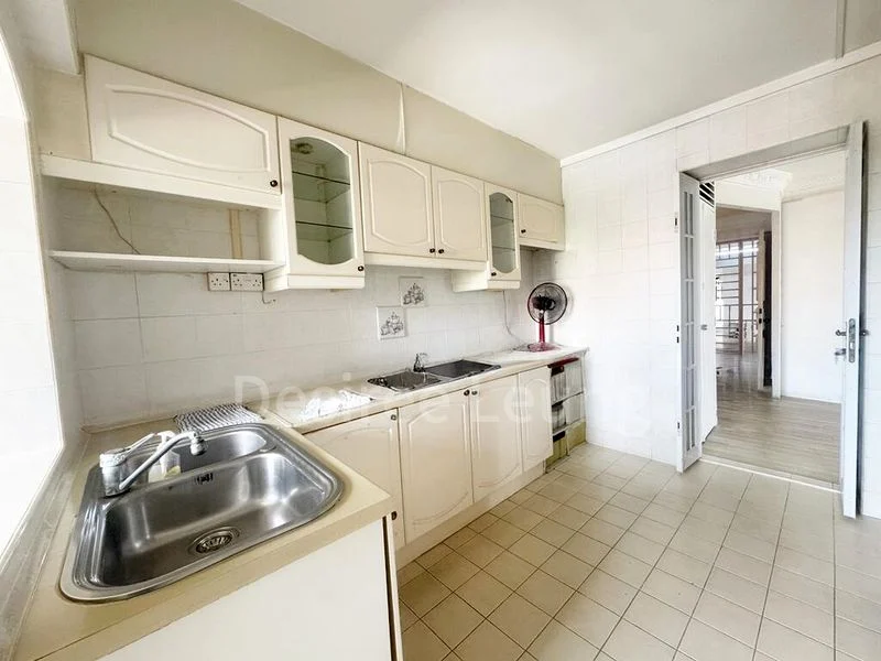 5 Room (5I) HDB for Sale in 837 Hougang Central - Image 3