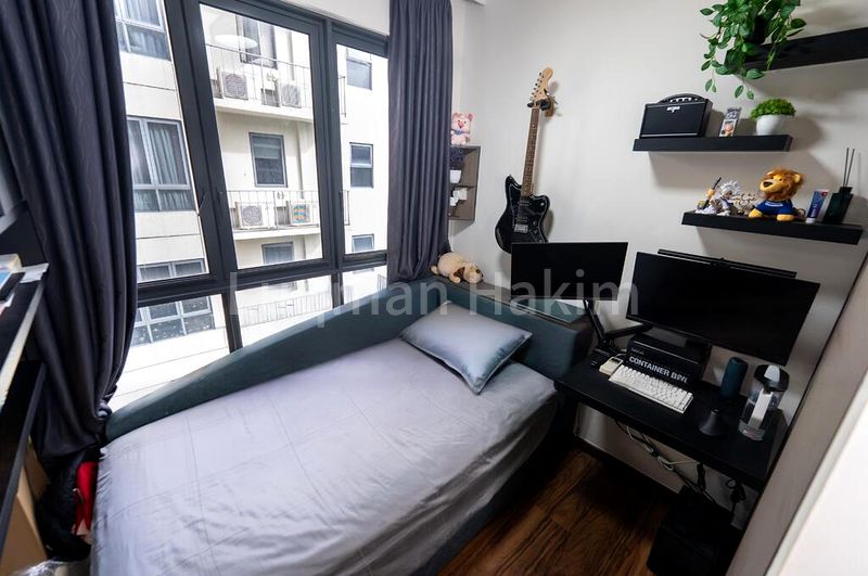 3 Bed Executive Condo for Sale in  The Brownstone - Image 4