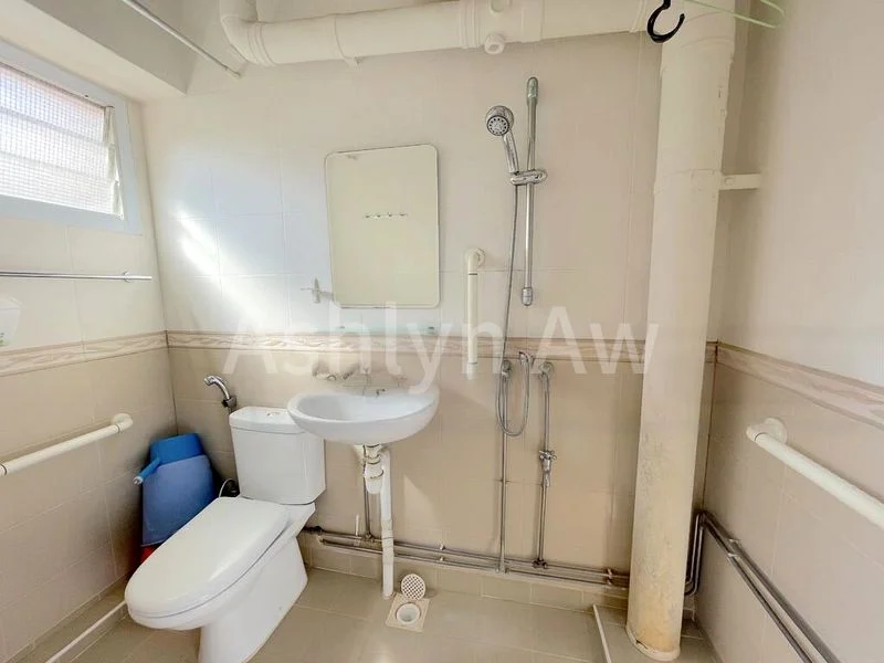Common Room (HDB) for Rent in  512 Pasir Ris Street 52 - Image 3