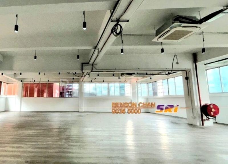 Light Industrial (B1) for Rent: Aljunied MRT, own toilet, air-conditioned - Image 1