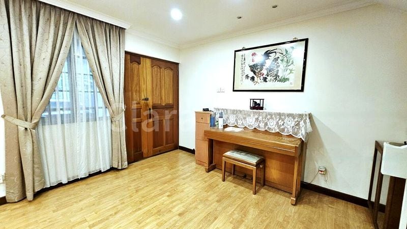 4 Bed Terraced House (Landed) for Sale in  West Coast Drive - Image 6