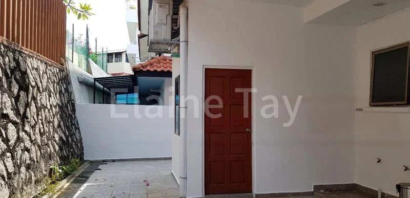 5 Bed Semi-Detached House (Landed) for Rent in  Lucky Hill - Image 4