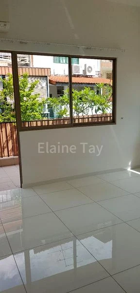 5 Bed Semi-Detached House (Landed) for Rent in  Lucky Hill - Image 3