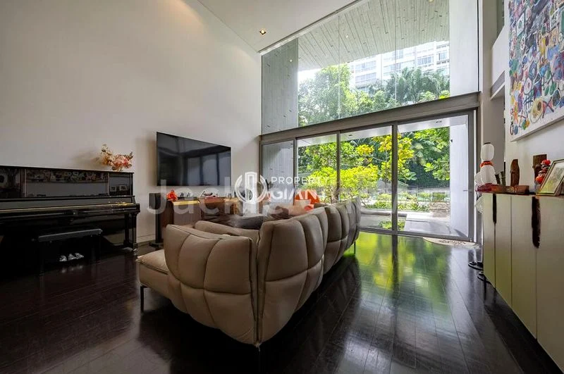 4 Bed Apartment (Condo) for Rent in  One Balmoral - Image 2