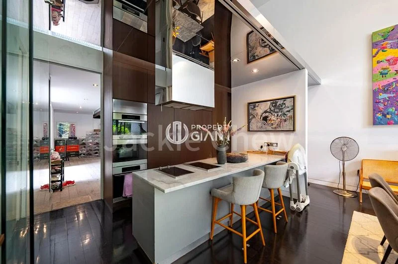 4 Bed Apartment (Condo) for Rent in  One Balmoral - Image 4