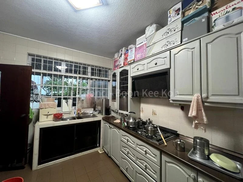 4 Bed Semi-Detached House (Landed) for Sale in  Sunrise Villa - Image 6
