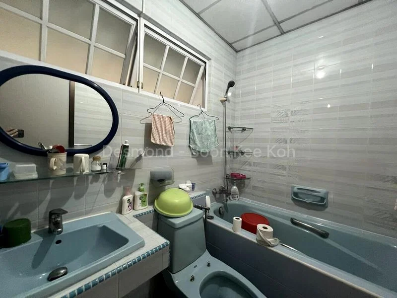 4 Bed Semi-Detached House (Landed) for Sale in  Sunrise Villa - Image 5