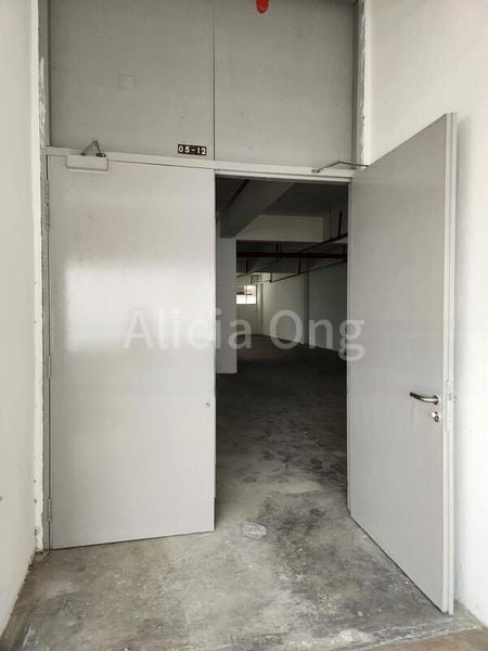 Light Industrial (B1) for Rent: 512 Chai Chee Lane - Image 3