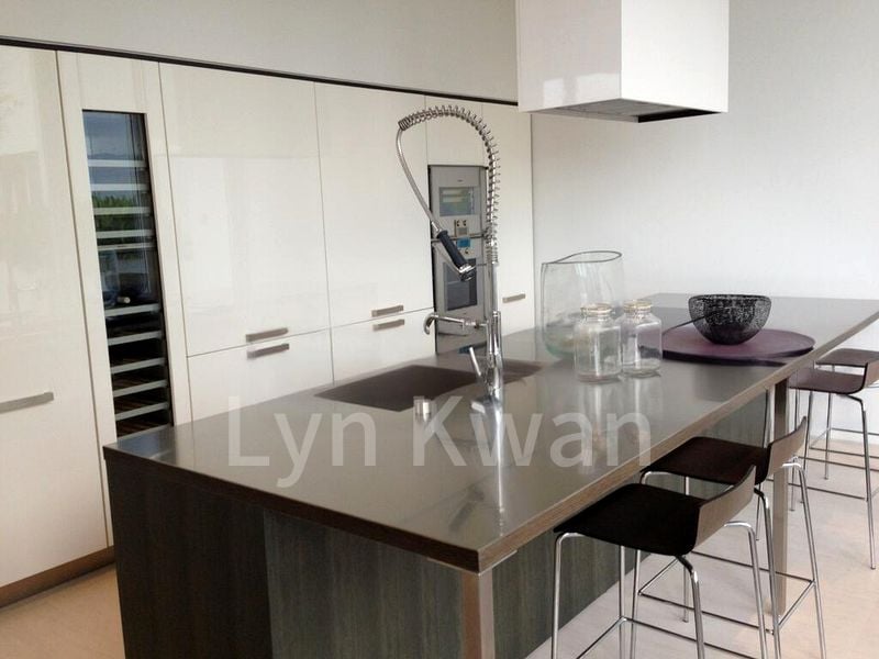 6 Bed Condo for Sale in  8 Napier - Image 3