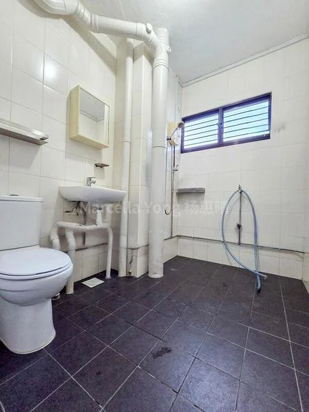 Maisonette HDB for Sale in  238 Hougang Avenue 1 - Image 12