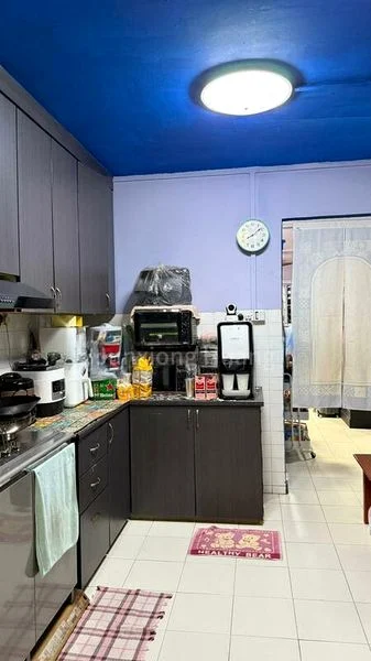 3 Room (3A) HDB for Sale in 665 Hougang Avenue 4 - Image 1