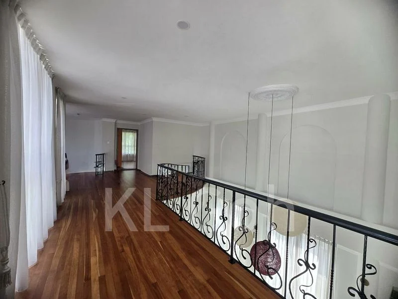 8 Bed Bungalow (Landed) for Rent in  Harlyn Road - Image 4