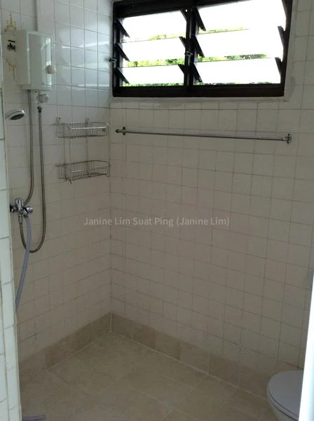 4 Room (4A) HDB for Rent in  108 Bukit Batok West Avenue 6 - Image 4