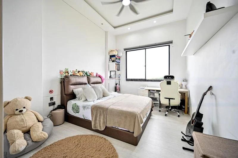 7 Bed Condo for Sale in  Avon Park - Image 9