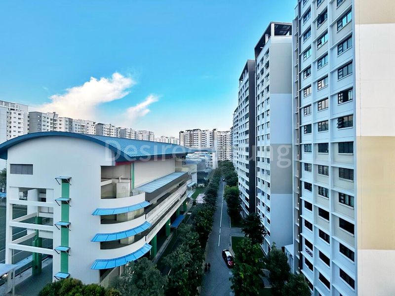 Executive HDB for Sale in 115 Edgefield Plains - Image 2
