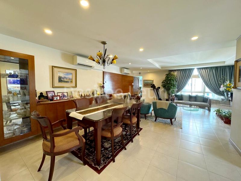 Executive HDB for Sale in 115 Edgefield Plains - Image 1