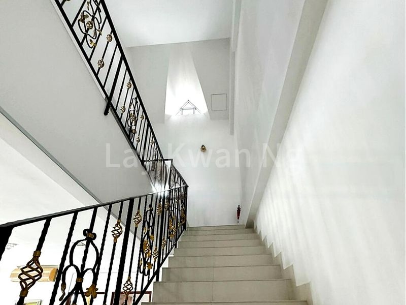 8 Bed Semi-Detached House (Landed) for Sale in  Sembawang Hills Estate - Image 17