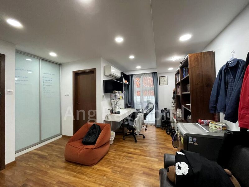 4+1 Bed Bungalow (Landed) for Sale in  Cosford Road - Image 2