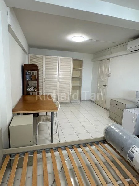 Common Room (HDB) for Rent in  11 Jalan Batu - Image 4