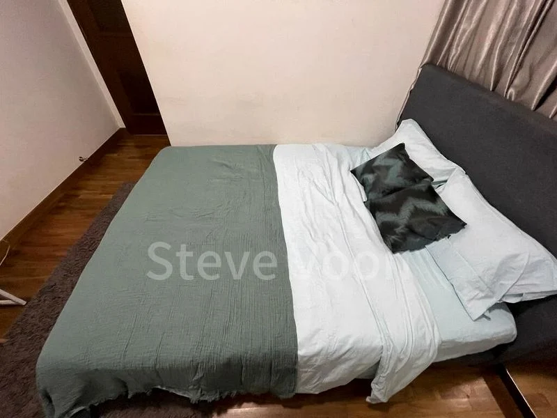 Common Room (Condo) for Rent in Dover Parkview - Image 4