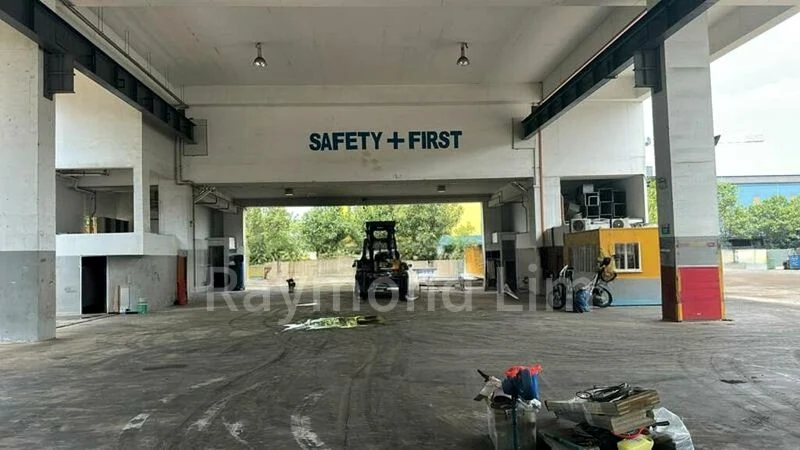 Factory / Workshop (B2) for Rent: Tuas | 30000 sf | Ground Floor | Overhead Crane | Open Yard - Image 1
