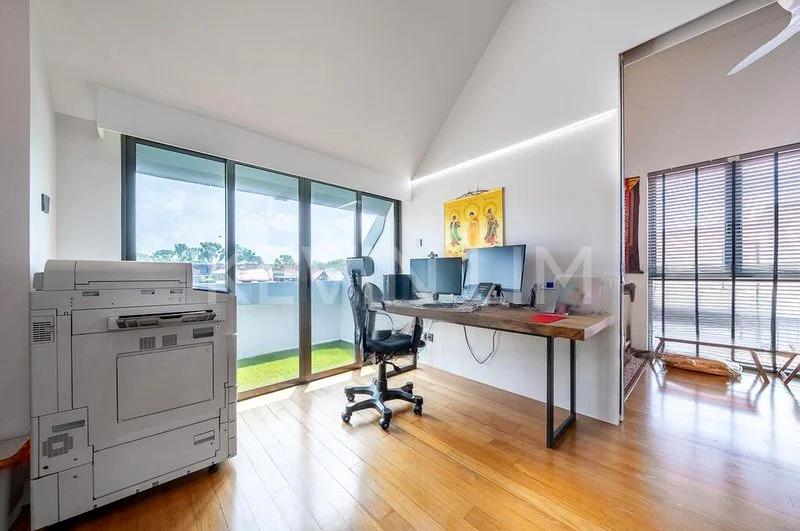 7 Bed Bungalow (Landed) for Sale in Dedap Gardens - Image 9