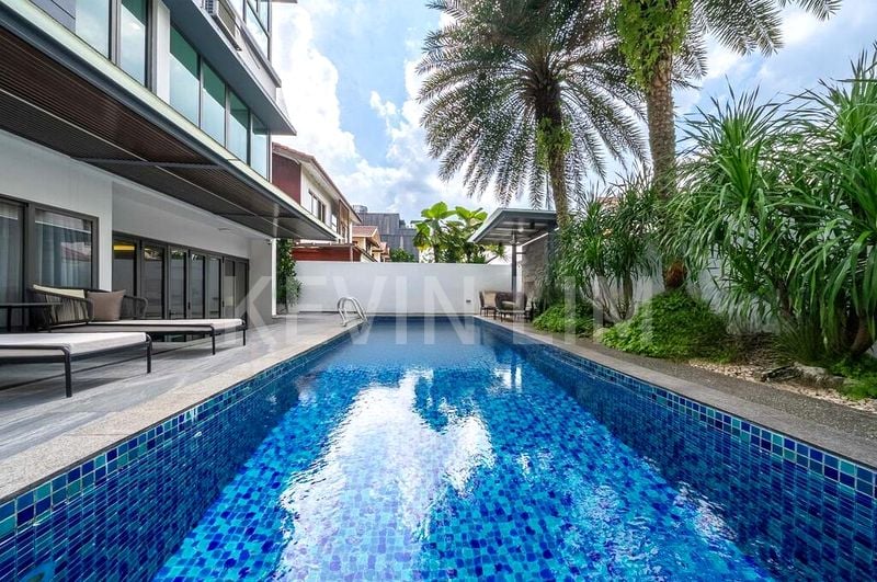 7 Bed Bungalow (Landed) for Sale in Dedap Gardens - Image 2