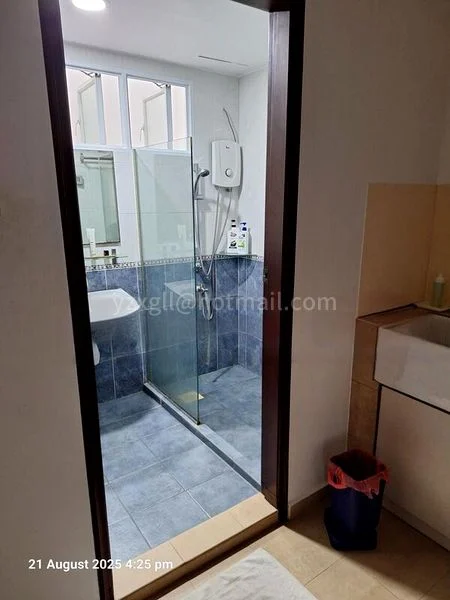 Common Room (Landed) for Rent in  Hong Leong Garden - Image 3