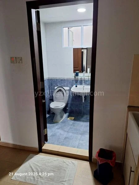 Common Room (Landed) for Rent in  Hong Leong Garden - Image 2