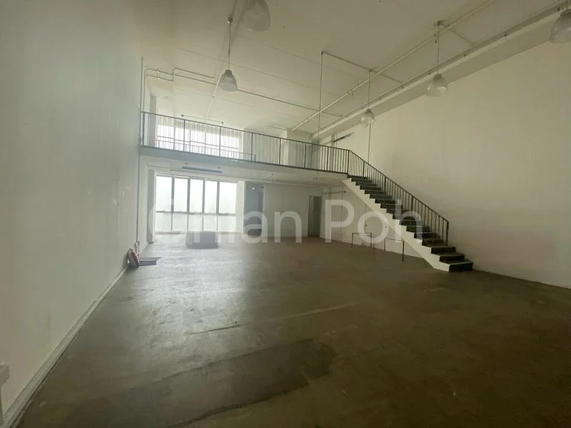 Light Industrial (B1) for Rent: 2,500 sq ft Unit, on London Road, Stoke-on-Trent, ST4 5HH - Image 3