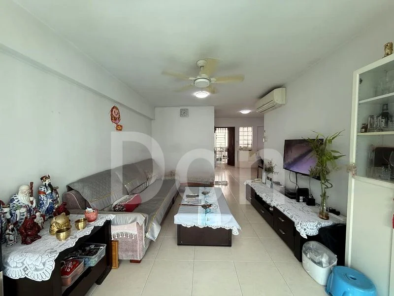 5 Room (5I) HDB for Sale in 105D Edgefield Plains - Image 1