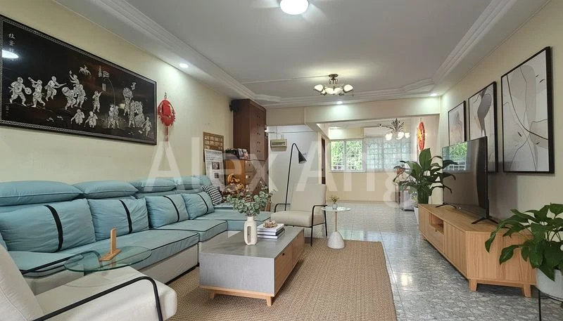 5 Room (5A) HDB for Sale in  302 Hougang Avenue 5 - Image 1