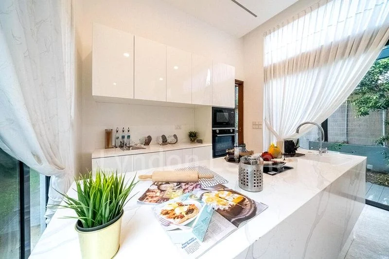 5 Bed Cluster House (Landed) for Rent in  Cluny Park Road - Image 13