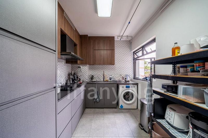 4 Room (4A) HDB for Sale in  11 Pine Close - Image 2