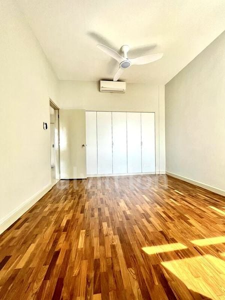 3 Bed Condo for Rent in  The Waterside - Image 8