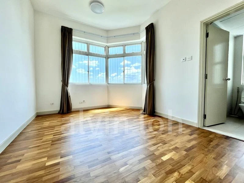 3 Bed Condo for Rent in  The Waterside - Image 6