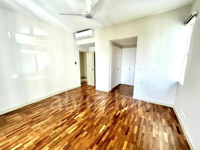 3 Bed Condo for Rent in  The Waterside - Image 4