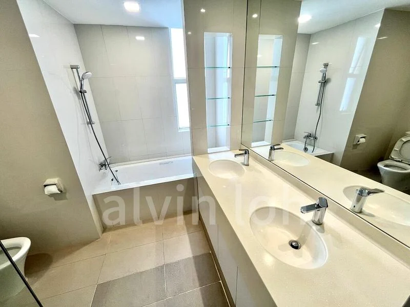 3 Bed Condo for Rent in  The Waterside - Image 2