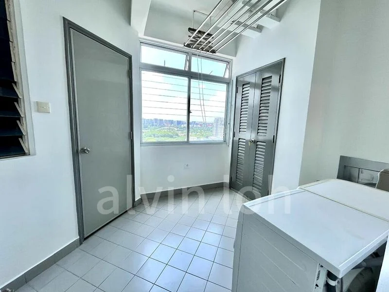 3 Bed Condo for Rent in  The Waterside - Image 7