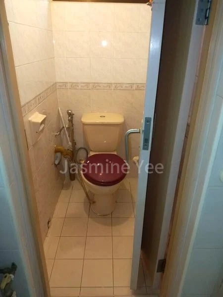 3 Room (3I) HDB for Rent in  30 Marine Crescent - Image 4