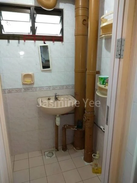 3 Room (3I) HDB for Rent in  30 Marine Crescent - Image 3