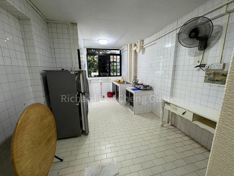 3 Room (3I) HDB for Rent in  623 Hougang Avenue 8 - Image 3