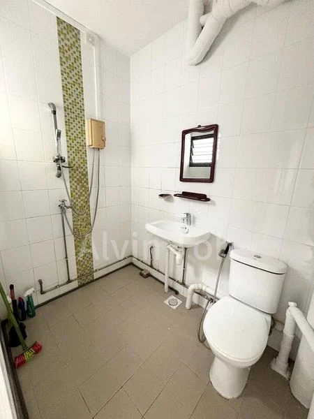 3 Room (3A) HDB for Sale in  806 Yishun Ring Road - Image 9