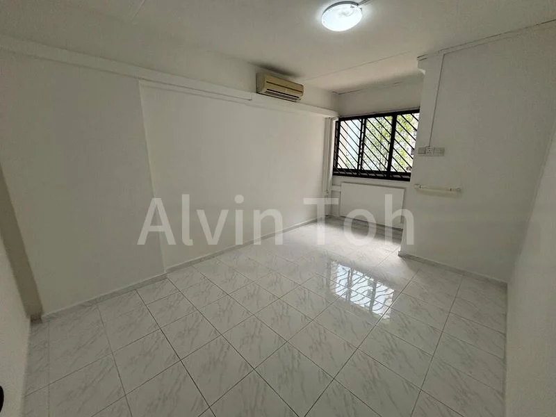 3 Room (3A) HDB for Sale in  806 Yishun Ring Road - Image 1