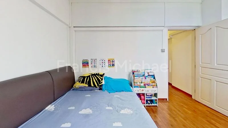 Maisonette HDB for Sale in  125 Tampines Street 11 - Image 4